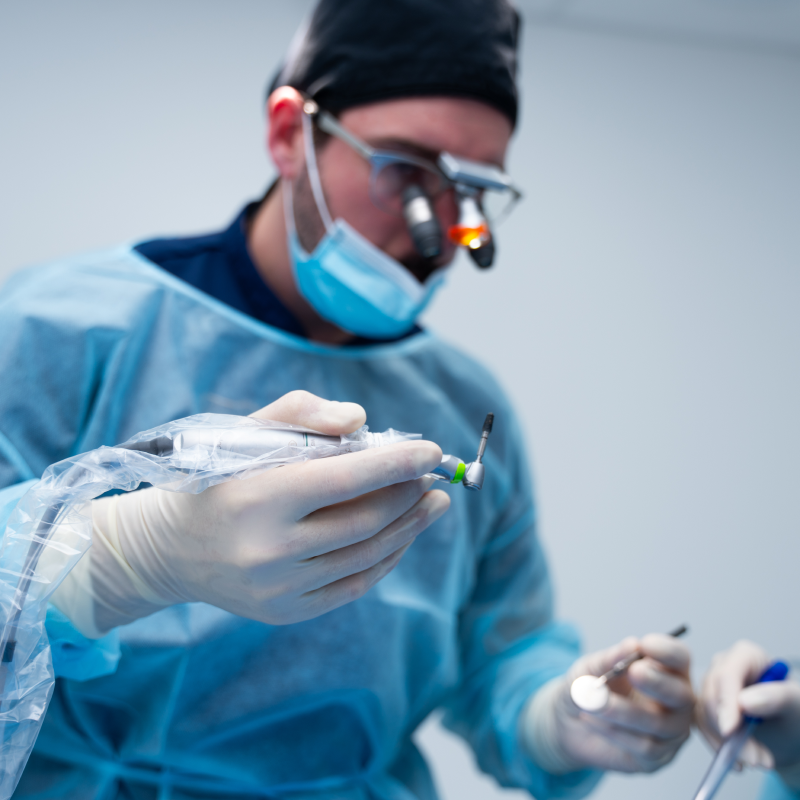 Curetage parodontal assainissant les poches gingivales — dentiste Le Beausset