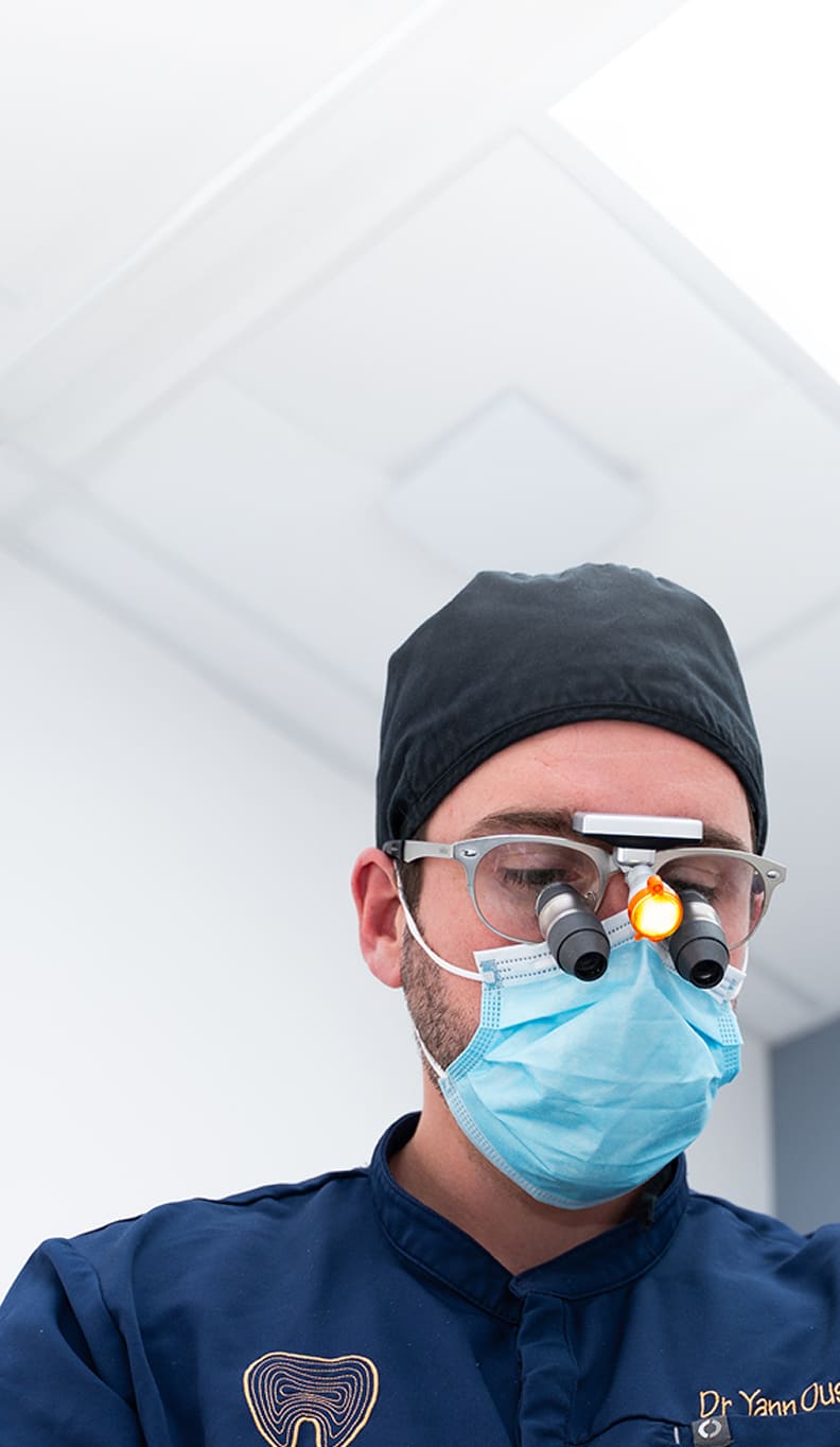 Consultation dentaire évaluant les besoins du patient — dentiste Le Beausset